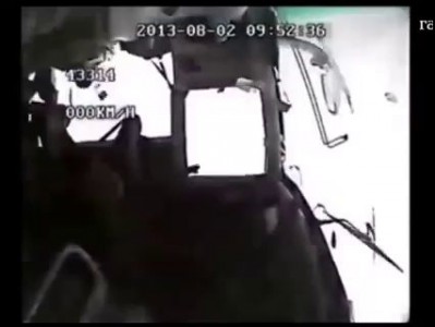 переворачивающийся автобус