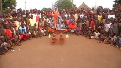 Танцуют все