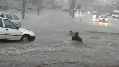 Ливень в Одессе. Водные горки спуска Маринеско