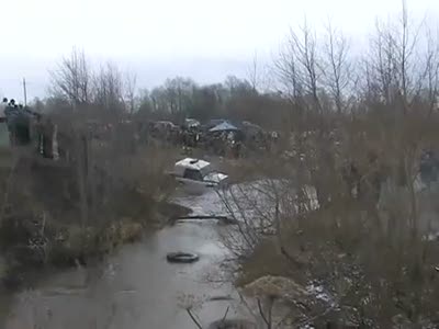 Менты застряли, народ доволен