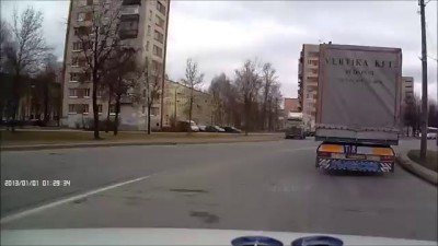 летающая плита в Колпино