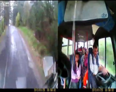 13 студентов и водитель были ранены