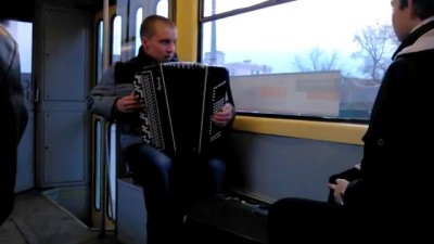 Паренек с баяном