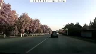 Нелепая авария, девушка за рулем =)