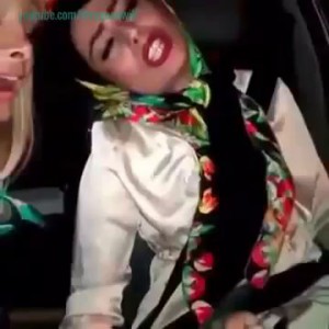 Вылезай! Приехали..Girls singing and dancing... driving