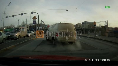 Бензовоз упал в канал