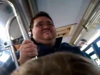 Немного тюнингованное видео на поющего толстяка