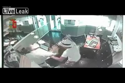 Драка в магазине