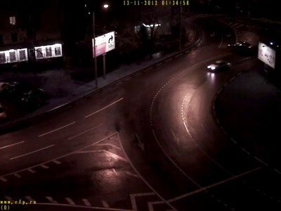 Сквозь клумбу с искрами