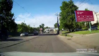 Ему можно, он же на джипе