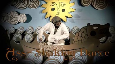 Тролль Гнет Ель "Жопотряс" / Troll Bends Fir "Ass-Shaking Dance"