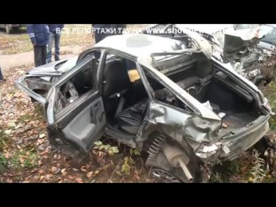 Бухие тётки угнали "двенашку" и убились.