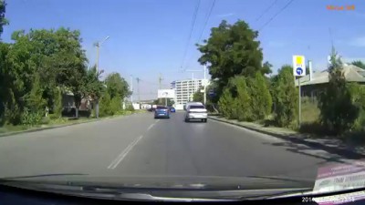 Таганрог, 10ка с открытым капотом идет по приборам
