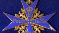 Pour_le_Merite_badge3_(Prussia_1914-1918)_-_Tallinn_Museum_of_Orders