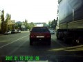 Дедушка на велосипеде пытается убить внука