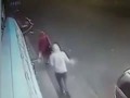 30-летний гад избил ногами старушку и протащил её по асфальту ради сумки