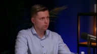 Олег Комолов. «При Путине олигархи стали сильнее». Они владеют Россией и зарабатывают на СВО.