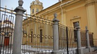 63Ограда возле Петропавловского собора