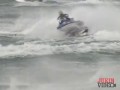 По голове водным скутером
