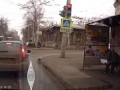 Машина въехала в остановку в Самаре