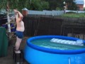 Самый крутой прыжок в бассейн