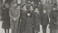 императора Николая II на прогулке в Гатчинском парке 191