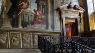 Staircase_inside_Hampton_Court_Palace