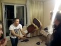 Что крепче ? Голова или гитара
