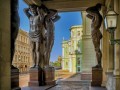 2.Атланты у здания Нового Эрмитажа.