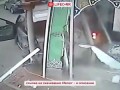 Челнинец пообедал в ресторане, а затем въехал в него