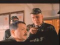 ДМБ Ефрейтор ломает Бомбе палец