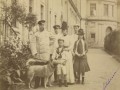 27.Семья императора Александра III в Собственном саду. Фо