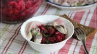с сельдью и маринованным луком