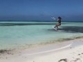 Девочка делает даркслайд