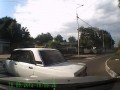 Хоть совсем на дорогу не выезжай...