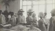 16. Императрица Александра Федоровна на благотворитель