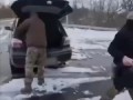 ССО ВСУ раздают ПТРК NLAW бойцам территориальной обороны.