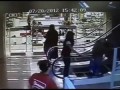Бабушки на эскалаторе