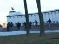 Скейтеры бьют скинов