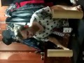 Фокус с бутылкой и бокалом