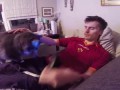 Кот отваживает хозяина от электронных девайсов.