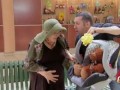 Беременная бабуля (Pregnant Granny Prank)