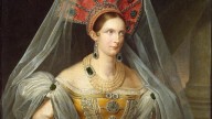 Alexandra_Fedorovna_in_yellow_Russian_dress_(1836,_A.Malyukov,_Hermitage)