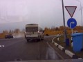 Водитель катапультировался из машины.