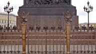 61Ограда Александровской колонны